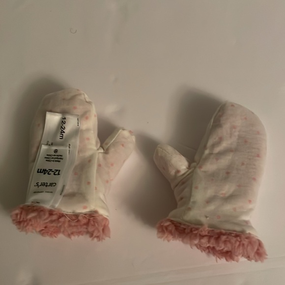 Carter’s Set of Fuzzy Sherpa Hat and Mittens, 12-24 M, pink. 3D ears on hat - Picture 16 of 17